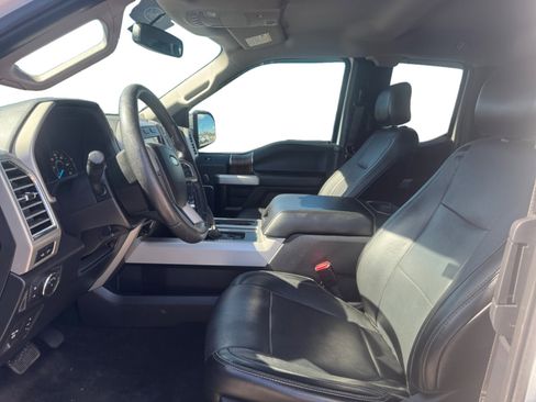 Used 2016 Ford F150 Lariat image 9