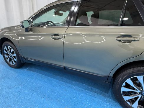 Used 2017 Subaru Outback 2.5i Limited AWD/4WD image 12