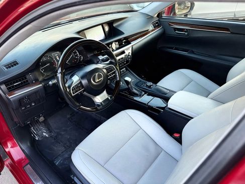 Used 2018 Lexus ES 350 w/ Premier Package image 16