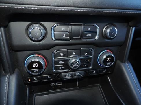 Used 2023 Chevrolet Tahoe Z71 w/ Luxury Package image 31