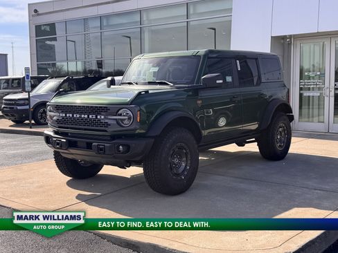 New 2025 Ford Bronco Badlands image 1