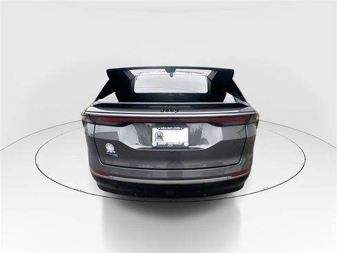 Used 2024 Jeep Wagoneer Launch Edition image 7