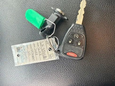 Used 2018 Jeep Wrangler Unlimited Sahara w/ Connectivity Group image 21