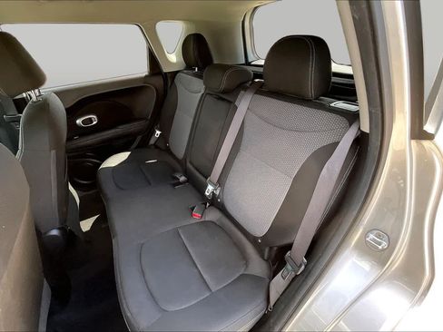 Used 2018 Kia Soul + FWD image 20