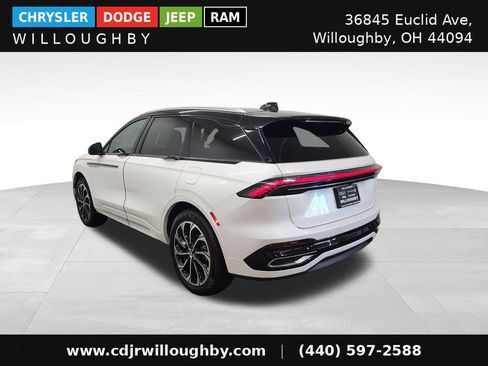 Used 2024 Lincoln Nautilus Reserve w/ Equipment Group 202A AWD/4WD image 7