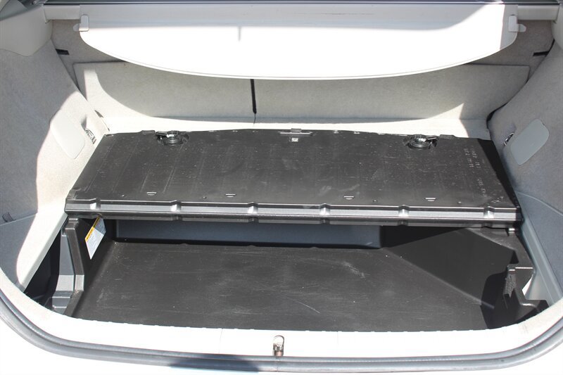 Used 2015 Toyota Prius Three FWD image 11