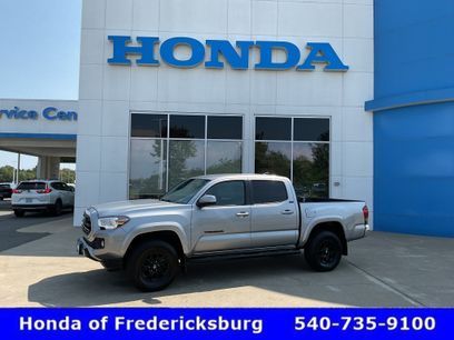 Used 2019 Toyota Tacoma SR5 w/ Four Season Floor Mat Package