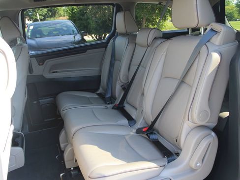 Used 2023 Honda Odyssey Elite image 12