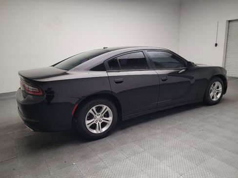 Used 2019 Dodge Charger SXT RWD image 10