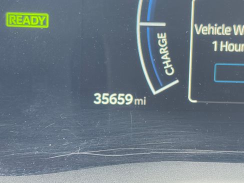 Used 2025 Toyota Camry SE FWD image 17