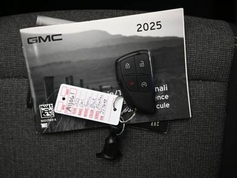 Used 2025 GMC Terrain Elevation AWD/4WD image 10