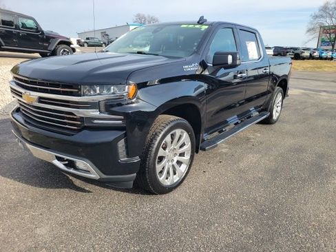 Used 2020 Chevrolet Silverado 1500 High Country w/ Technology Package AWD/4WD image 3