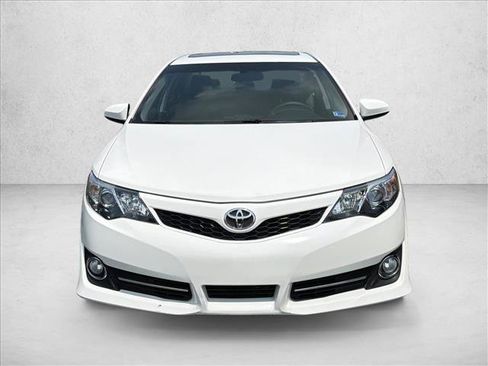 Used 2013 Toyota Camry SE FWD image 2