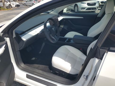 Used 2023 Tesla Model 3 Standard Range RWD image 13