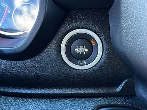 Used 2025 RAM 1500 Laramie image 15