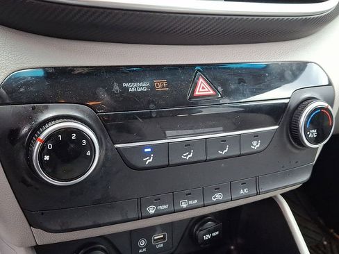 Used 2020 Hyundai Tucson SE image 11