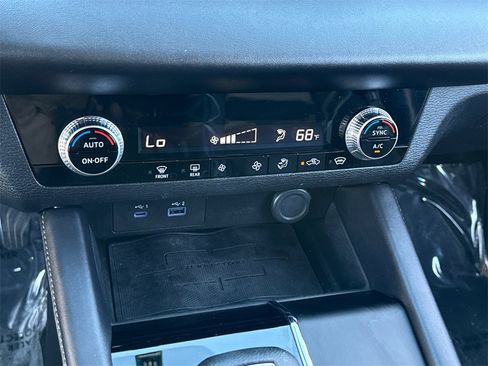 Used 2022 Mitsubishi Outlander ES image 26