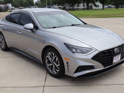 Used 2022 Hyundai Sonata SEL FWD image 3