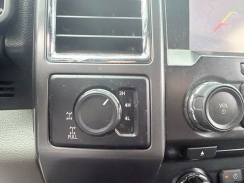 Used 2015 Ford F150 XLT w/ Equipment Group 302A Luxury AWD/4WD image 27