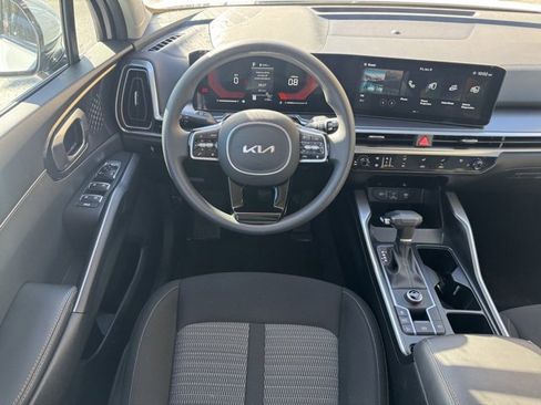 Certified 2025 Kia Sorento LX image 16