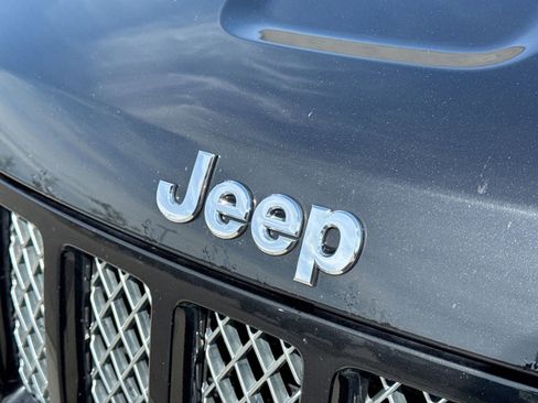 Used 2012 Jeep Grand Cherokee Altitude AWD/4WD image 13