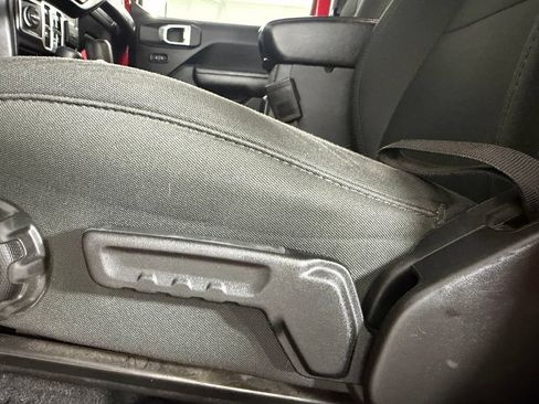 Used 2021 Jeep Wrangler Unlimited Sport AWD/4WD image 35
