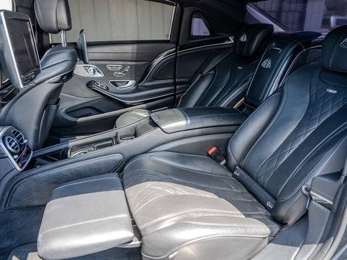 Used 2016 Mercedes-Benz Maybach S 600 image 32