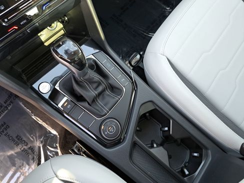 New 2026 Volkswagen Taos SE image 23