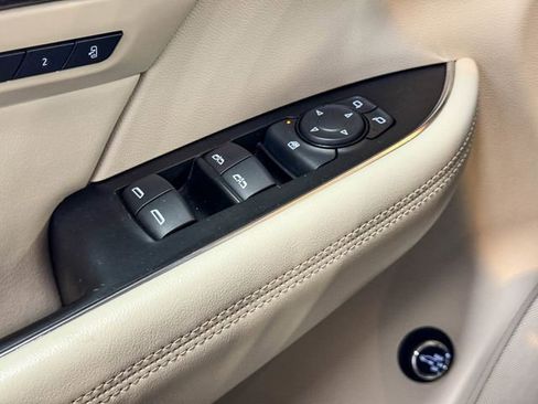 Used 2022 Buick Envision Avenir w/ Technology Package II image 43