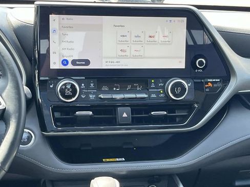 Used 2023 Toyota Highlander XLE FWD image 21