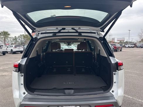 New 2026 Nissan Pathfinder Platinum image 27