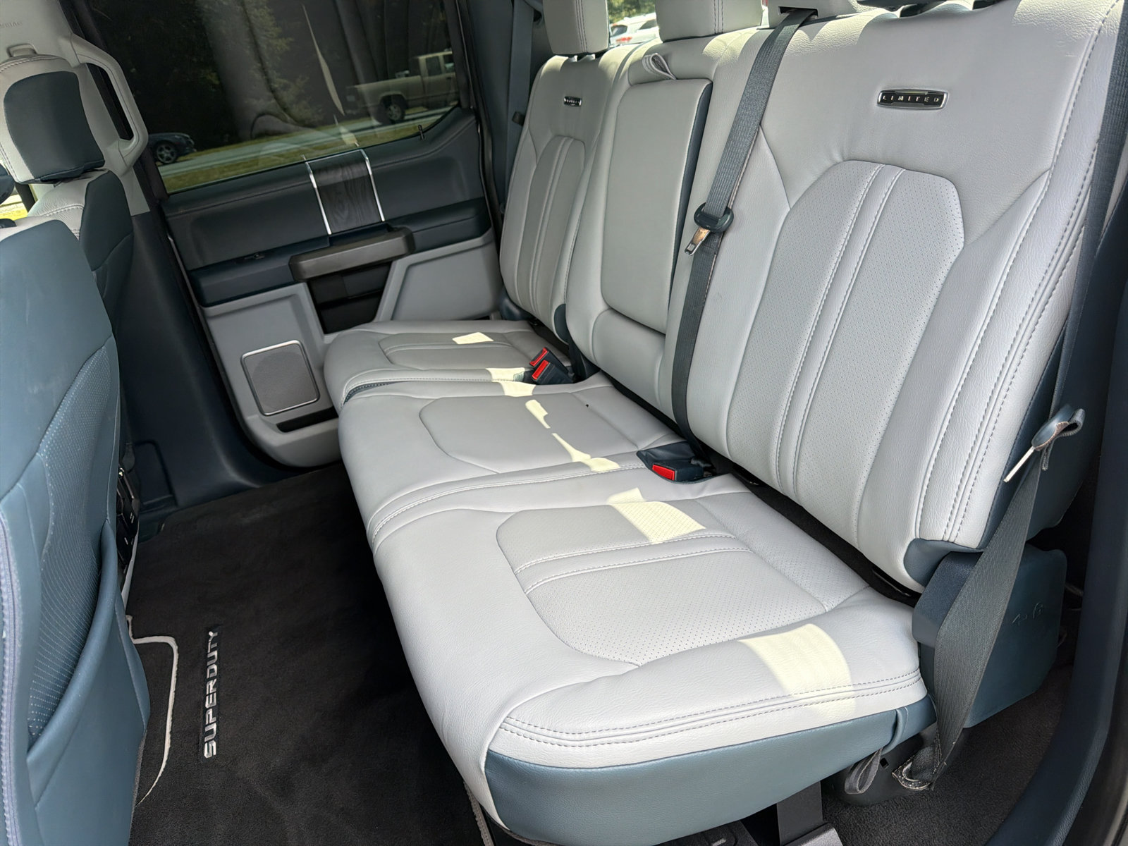 Used 2022 Ford F350 Limited AWD/4WD image 14