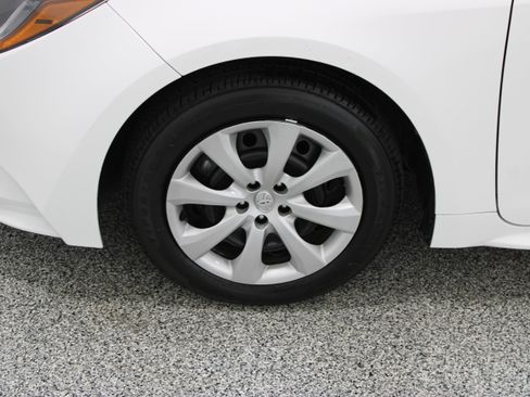 Used 2026 Toyota Corolla LE FWD image 11