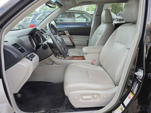 Used 2013 Toyota Highlander Limited AWD/4WD image 11