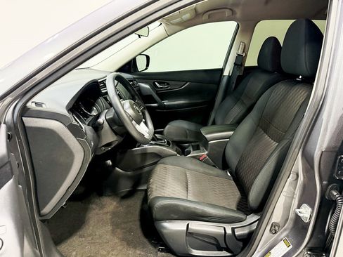 Used 2018 Nissan Rogue S image 22