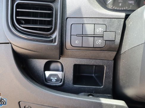 Used 2025 RAM ProMaster 2500 w/ Convenience Group FWD image 15