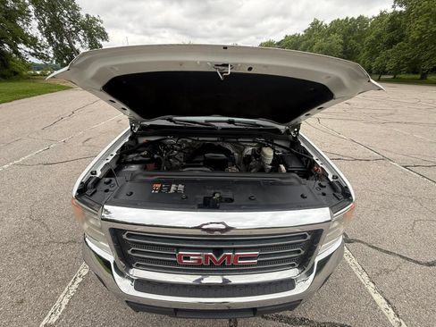 Used 2017 GMC Sierra 3500 SLE w/ Suspension Package, Off-Road AWD/4WD image 9