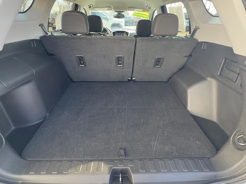 Used 2024 GMC Terrain SLE image 7