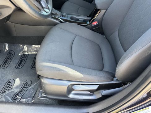 Used 2022 Toyota Corolla LE FWD image 21