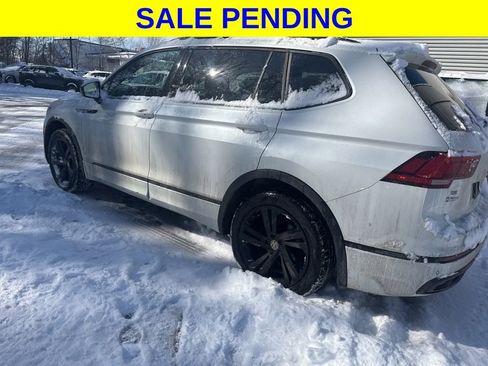 Used 2023 Volkswagen Tiguan SE R-Line image 11