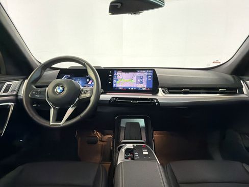 Used 2025 BMW X1 xDrive28i w/ Premium Package image 15