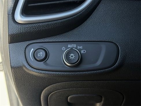 Used 2021 Chevrolet Trax LT image 21