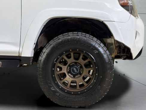 Used 2016 Toyota 4Runner Trail Premium AWD/4WD image 34