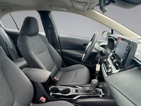 Used 2022 Toyota Corolla LE FWD image 5