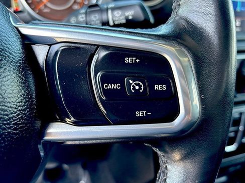 Used 2021 Jeep Wrangler Unlimited Sahara AWD/4WD image 13