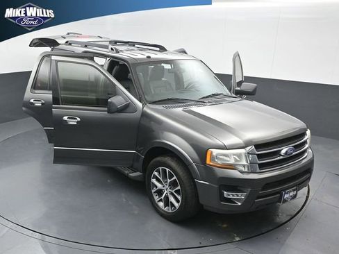 Used 2016 Ford Expedition XLT w/ Equipment Group 202A RWD image 25