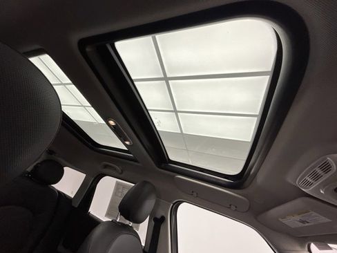 Used 2019 MINI Cooper Countryman w/ Premium Package image 5