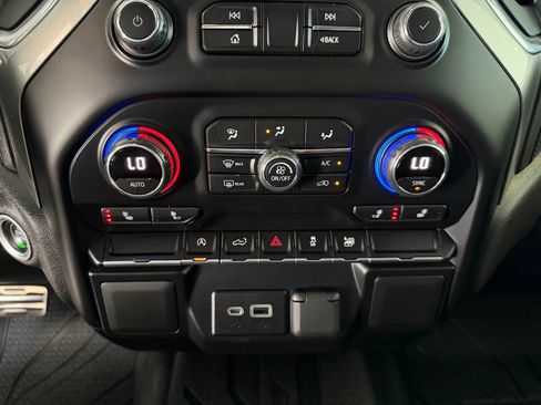 Used 2022 Chevrolet Silverado 1500 LT RWD image 25