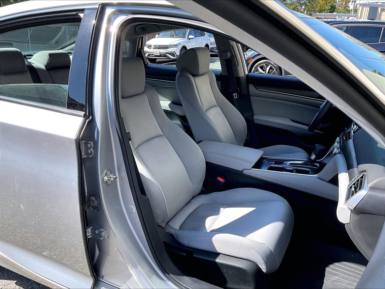 Used 2018 Honda Accord LX image 6