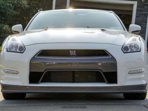 Used 2016 Nissan GT-R Premium AWD/4WD image 13